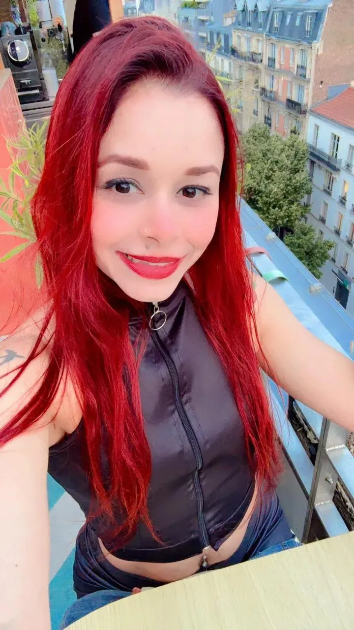 Scarlett escort in Business Bay photo Dubai escort photo